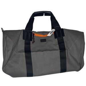 NWT Old Navy Classic Unisex Duffle Bag (Size:OS, Color:Gray/Black/Peach)
